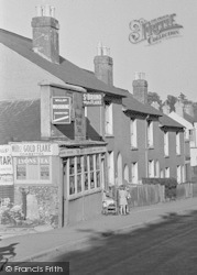 Chaldon Road, The Handy Stores 1948, Caterham