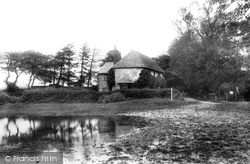 The Pond 1907, Newton Valence